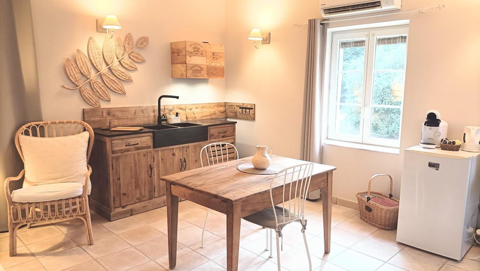 Hotel La Ferme Les Eybrachas Réauville Pokoj fotografie