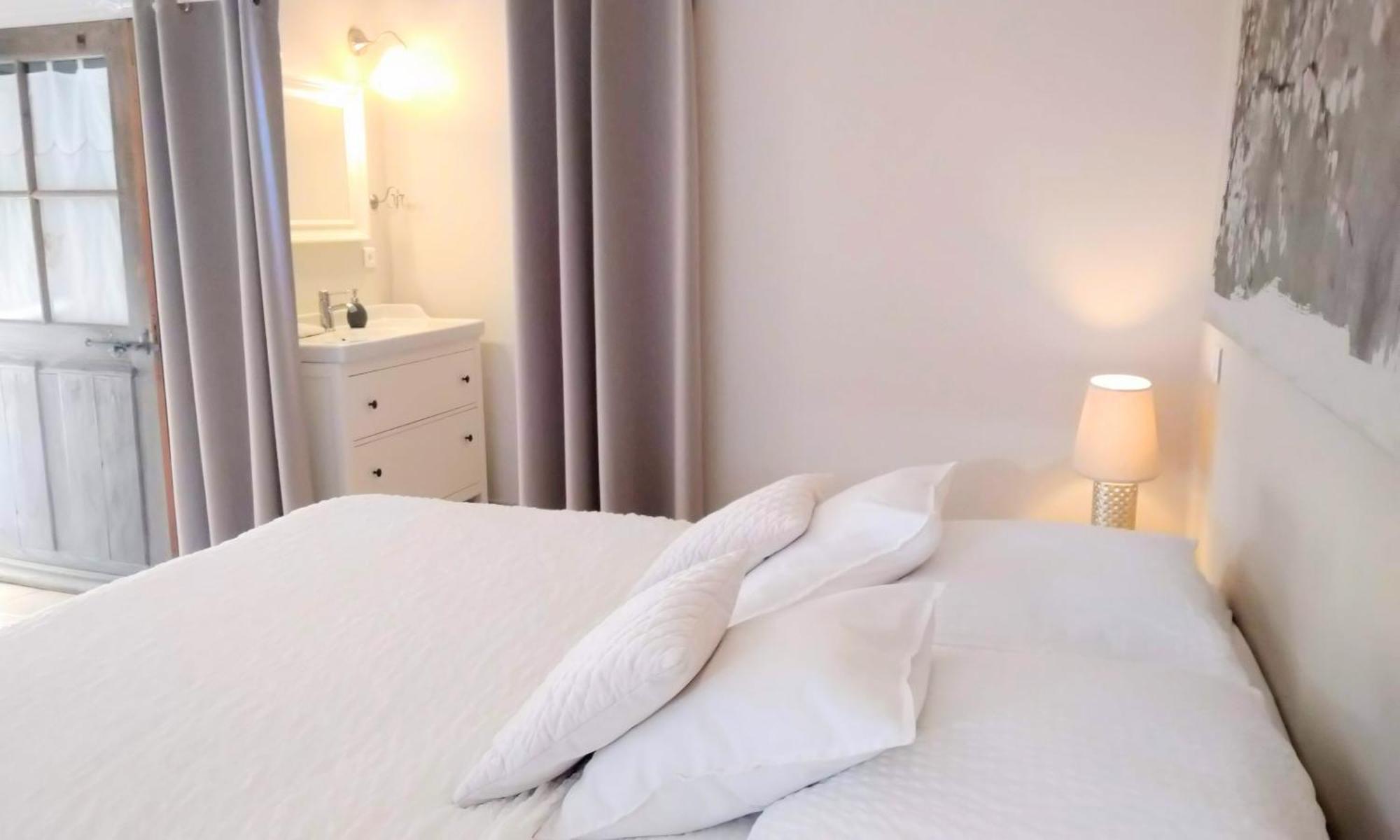 Hotel La Ferme Les Eybrachas Réauville Pokoj fotografie