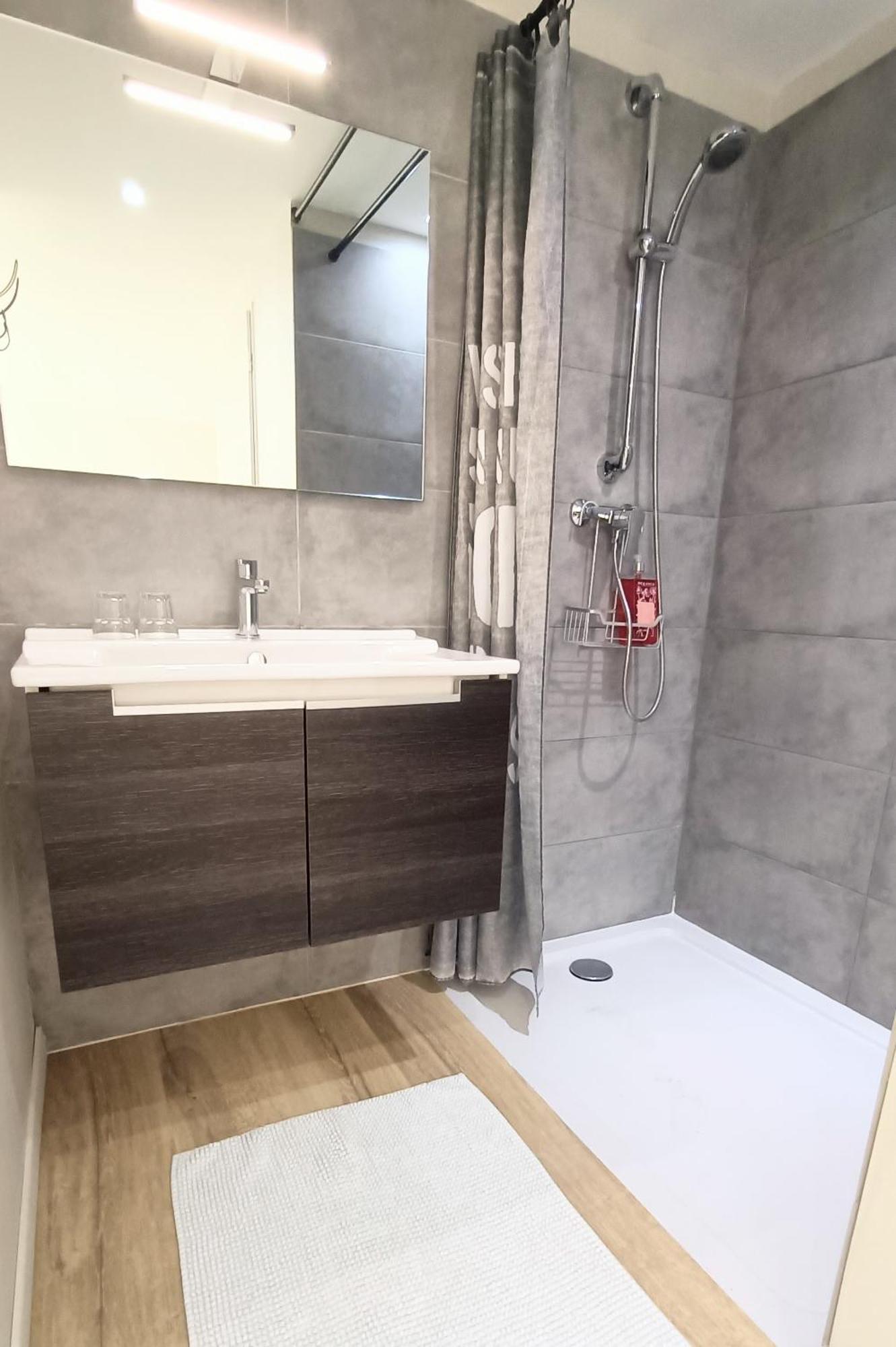 Hotel La Ferme Les Eybrachas Réauville Pokoj fotografie